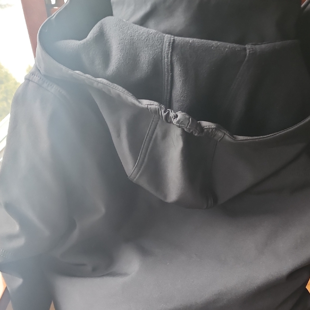 Reebok Kids 3-in-1 Black Performance Jacket – All-Season Ready ❄️🌧️ - Picture 3 of 7
